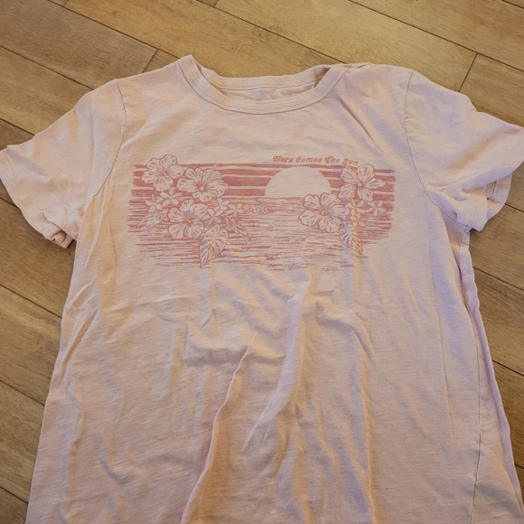 Old Navy Here Comes the Sun Graphic Tee Pink Small - Picture 4 of 4